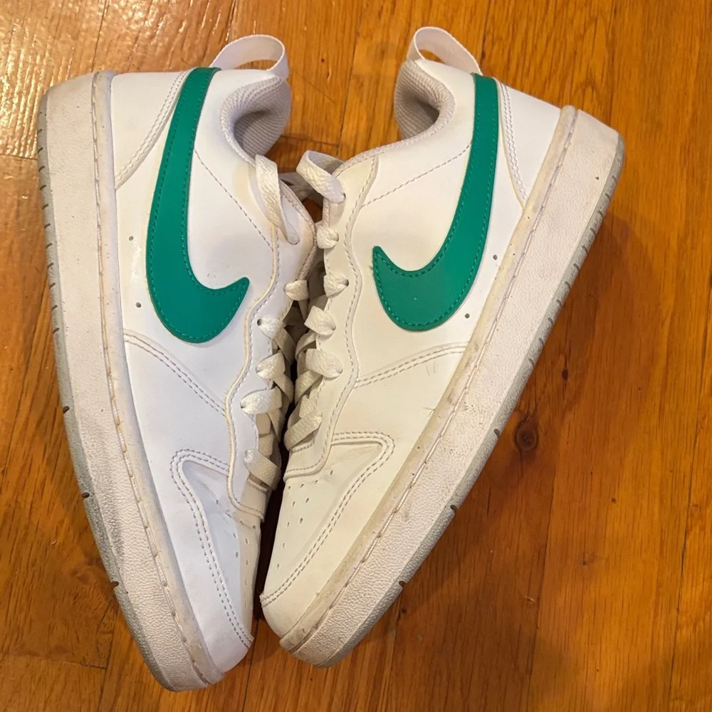 Nike Court Borough Low Recraft Big Kid Shoes White and Green 4Y or ladies 6
